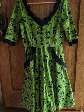 Voodoo Vixen Black and Green Retro Dress - Cats And Umbrellas
